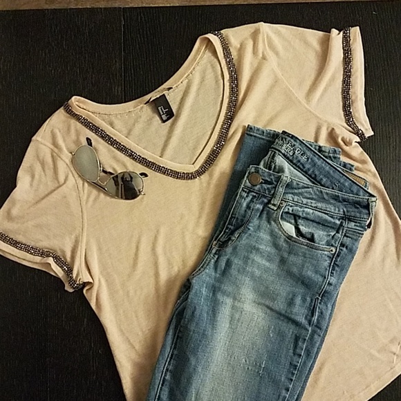 H&M Tops - H&M tan shirt
